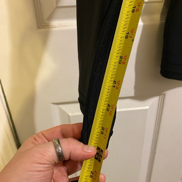 Under Armour LIKE NEW HeatGear Capri Leggings XL - Picture 7 of 8